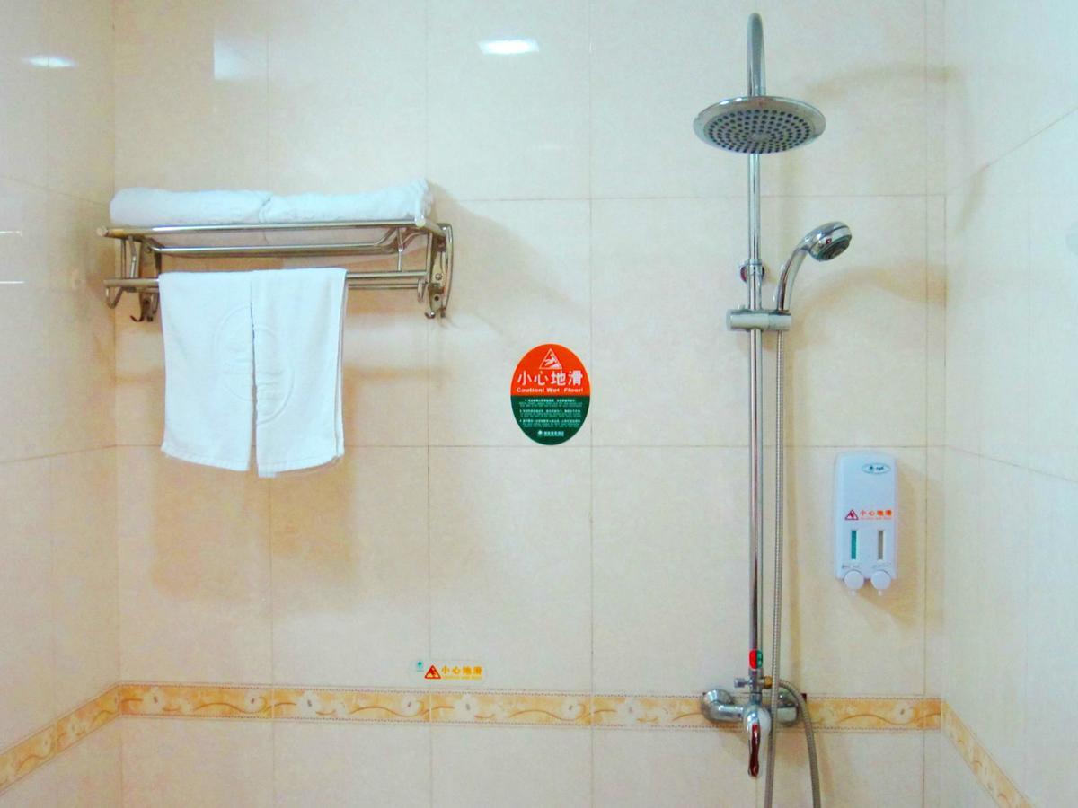 Greentree Inn Shanghai Hongqiao Metro Station Express Hotel מראה חיצוני תמונה