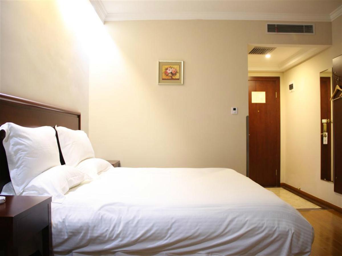 Greentree Inn Shanghai Hongqiao Metro Station Express Hotel מראה חיצוני תמונה
