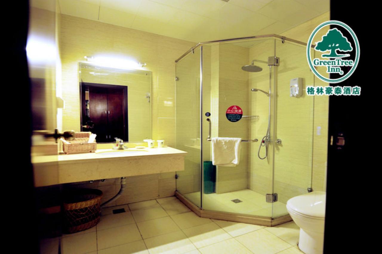 Greentree Inn Shanghai Hongqiao Metro Station Express Hotel מראה חיצוני תמונה