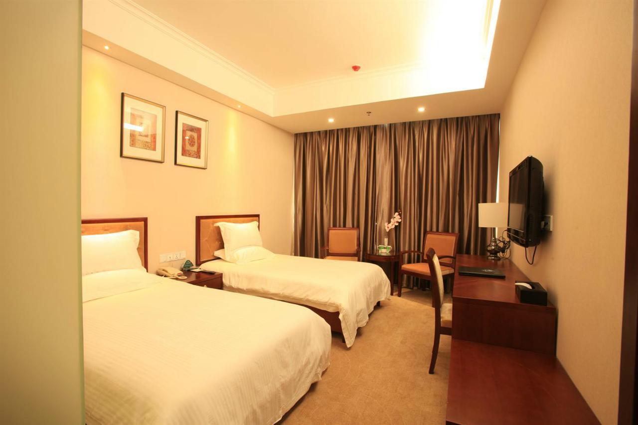 Greentree Inn Shanghai Hongqiao Metro Station Express Hotel מראה חיצוני תמונה